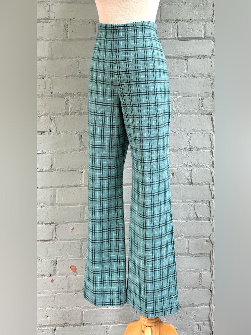 Vintage 1970s Green Plaid High-Waist Wide-Leg Pants - Picture 4 of 12